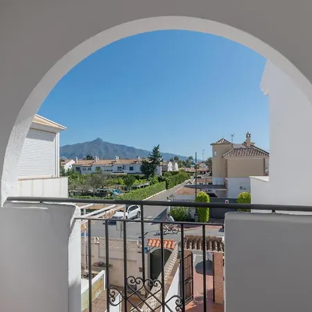 Angeles Front Дом отдыха *